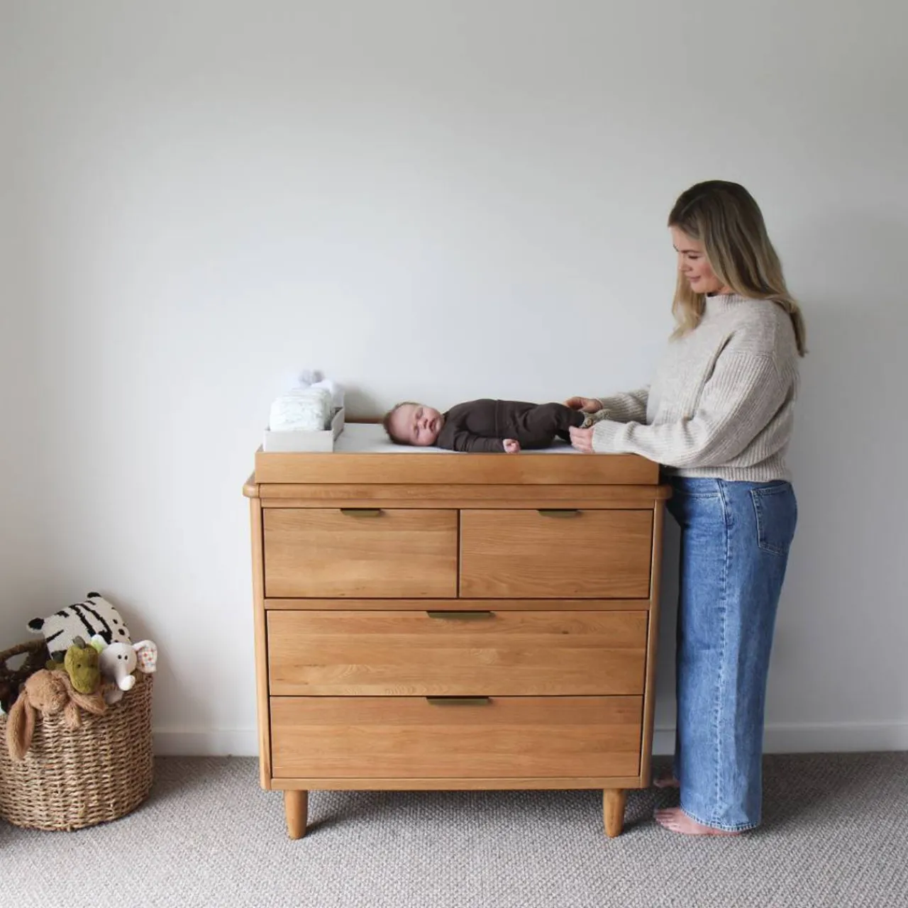 Cariboo George Dresser Natural Oak/Brass Pulls Best