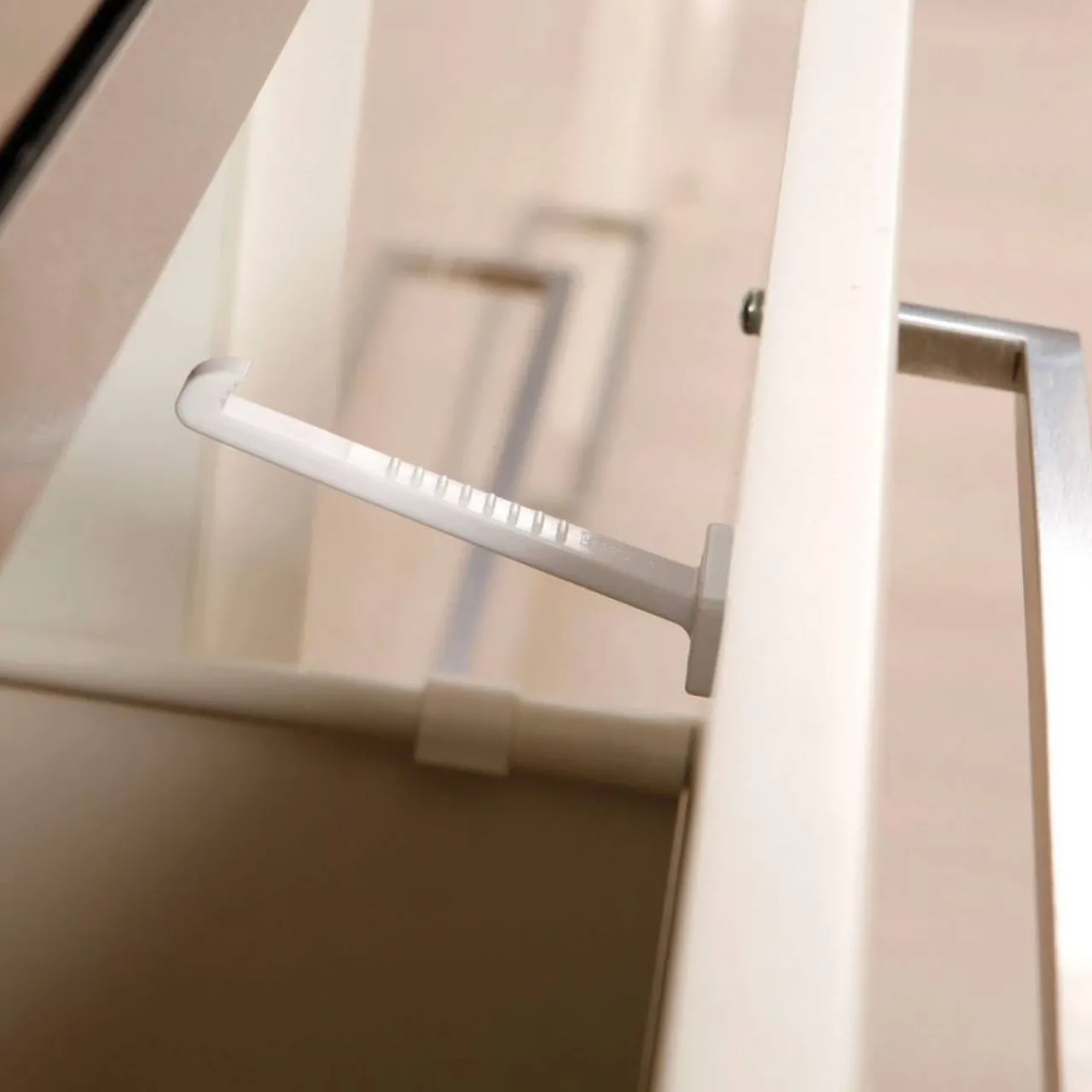 Dream Baby Dreambaby Safety Catches 6pk Outlet