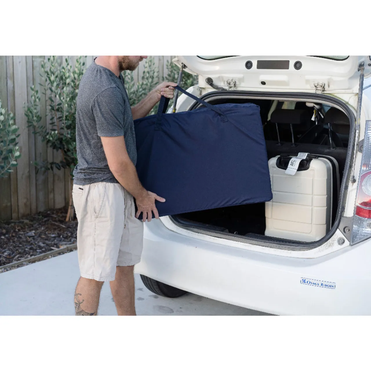 The Sleep Store Drift Travel Cot - Navy Fashion