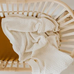 Snuggle Hunny Diamond Knit Baby Blanket New